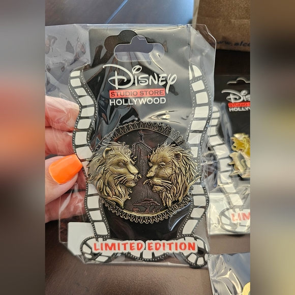 Disney Hollywood Studio Ghirardelli Lion King Mufasa & Scar Pin Live Action… - Picture 1 of 4